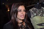 Raveena Tandon unveils Sonaakshi Raaj_s couture line From Eden With Love in Mumbai on 15th March 2013 (36).JPG